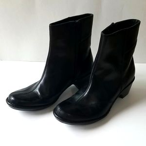 Clarks Artisan Black Leather Ankle Boots Sz 6.5M